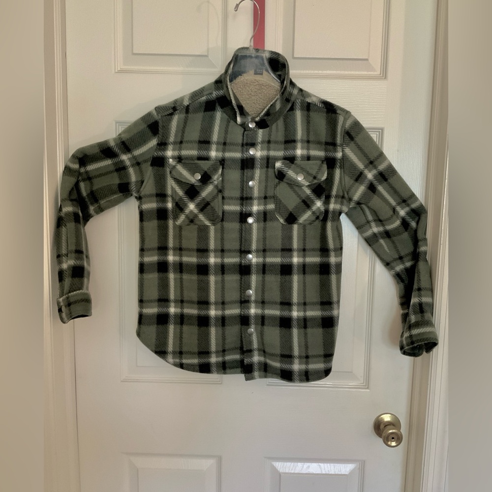 CLASSIC PLAID “SHERPA” LINED SHIRT JACKET.